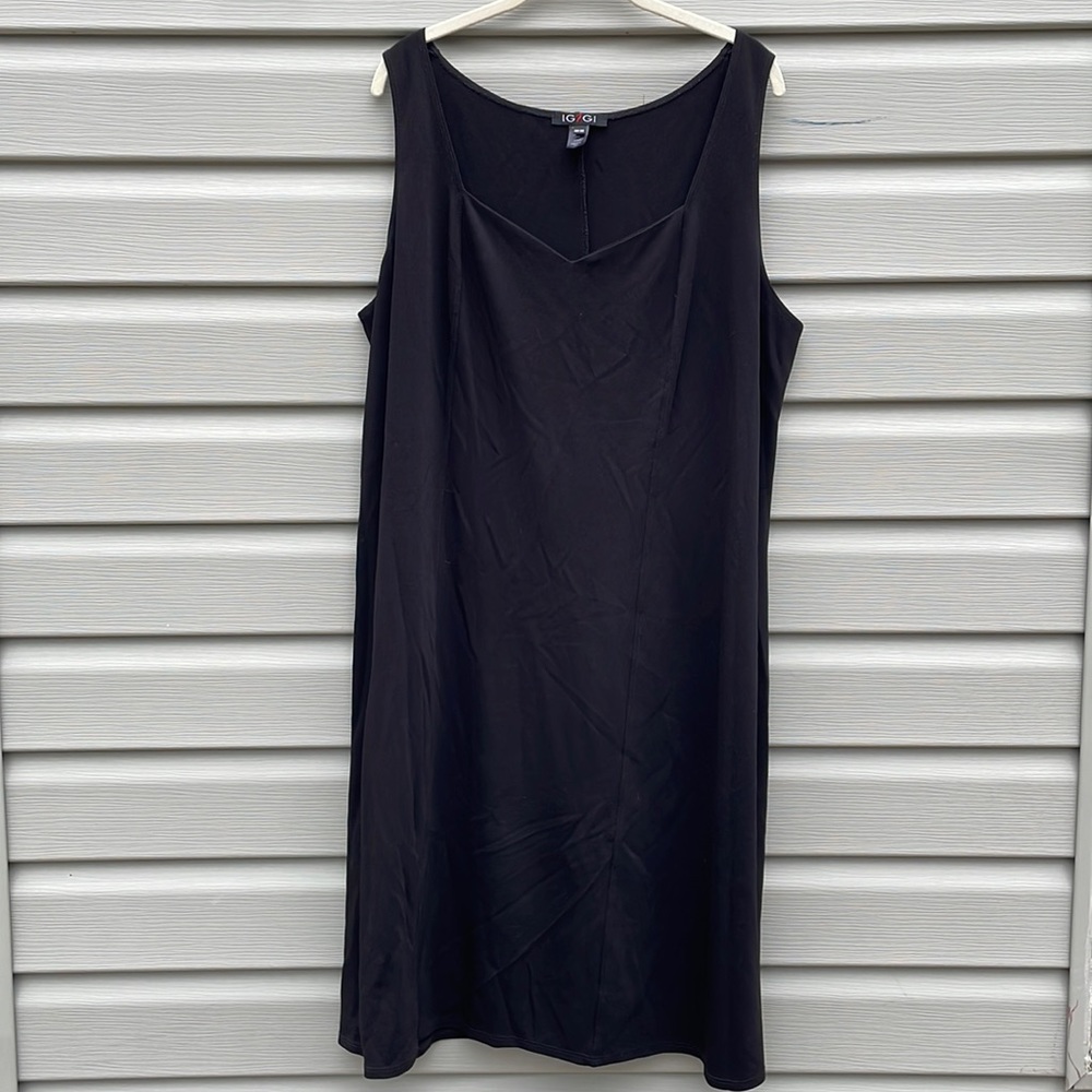 IGIGI Black V-Neck Sleeveless Midi Dress